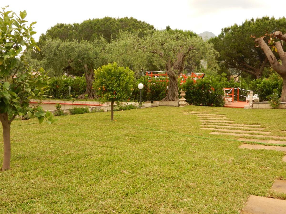 Villa Collina จีอาร์ดีนี นักซอส ภายนอก รูปภาพ